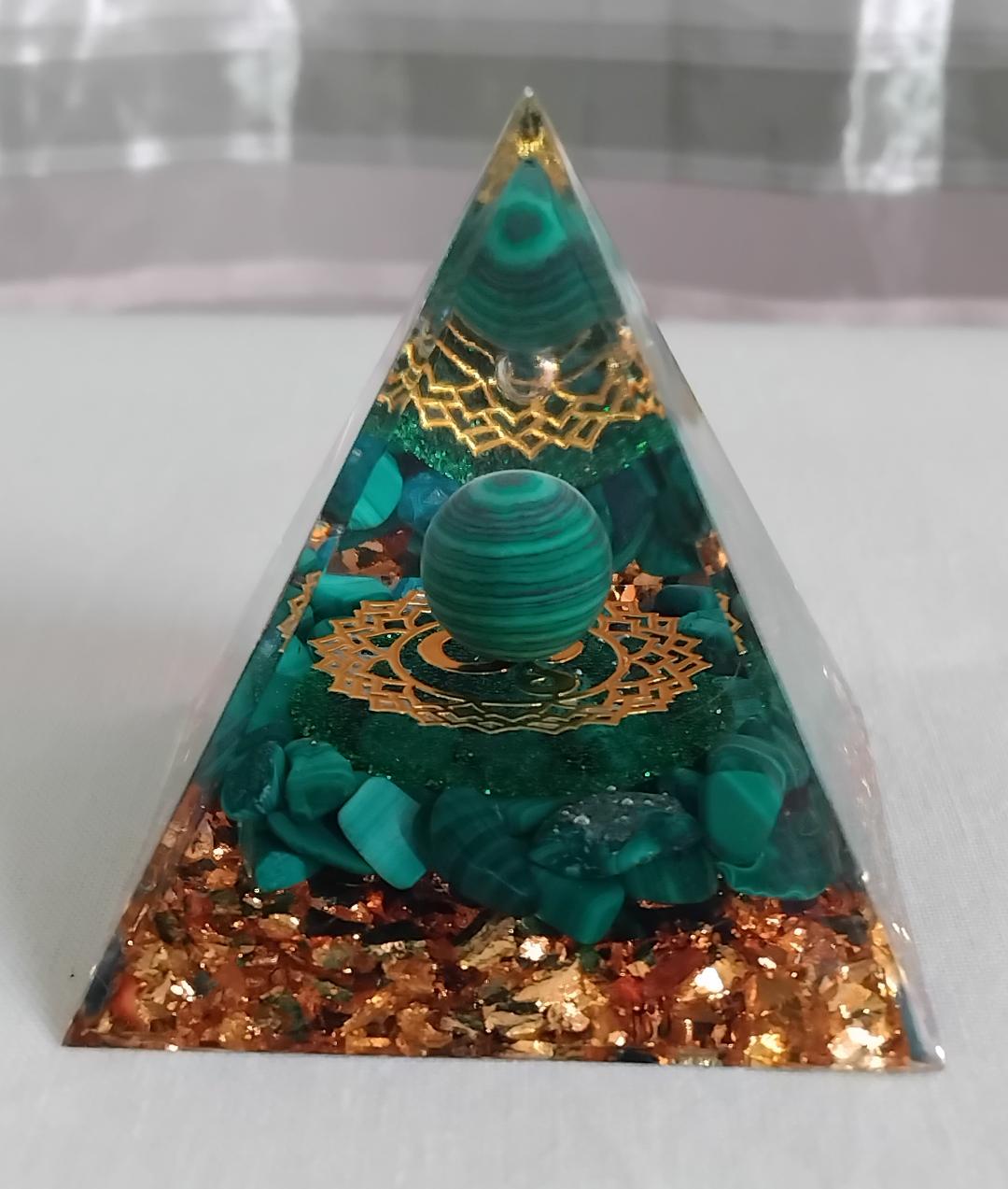 Positive Energy Pyramid - Malachite