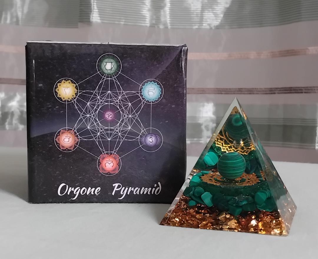 Positive Energy Pyramid - Malachite