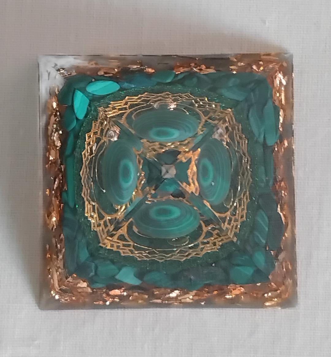 Positive Energy Pyramid - Malachite